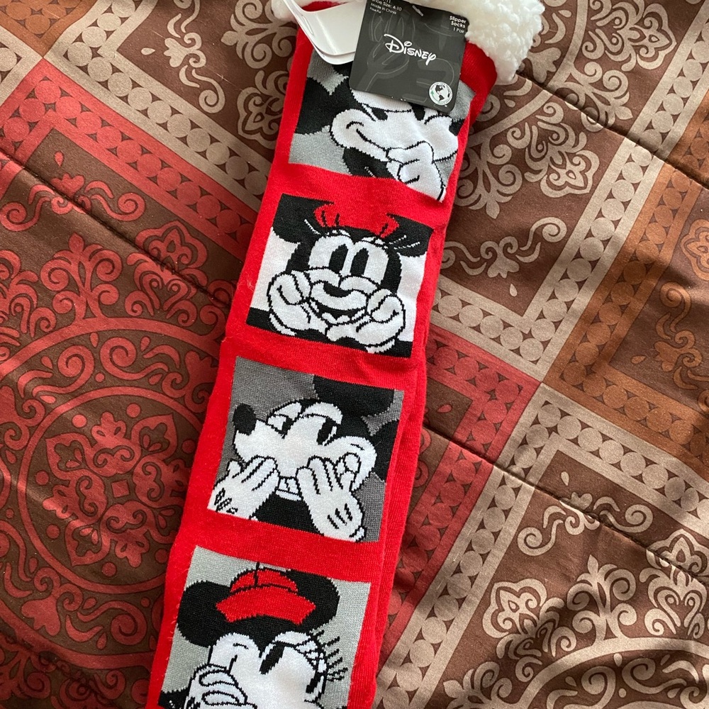 Cute Disney Mickey/Minnie slipper socks!!  New